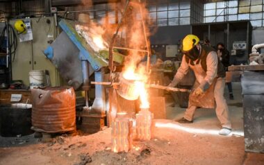 Actividad dispar: crecen el agro y la minería, pero caen la industria y el comercio